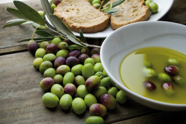 Olive-oil-tasting
