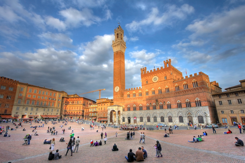 Piazza del Campo in Siena excursion