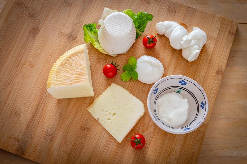 Puglia_traditional_cheeses
