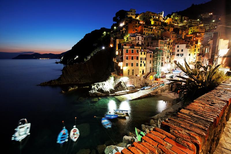 Riomaggiore-atnight